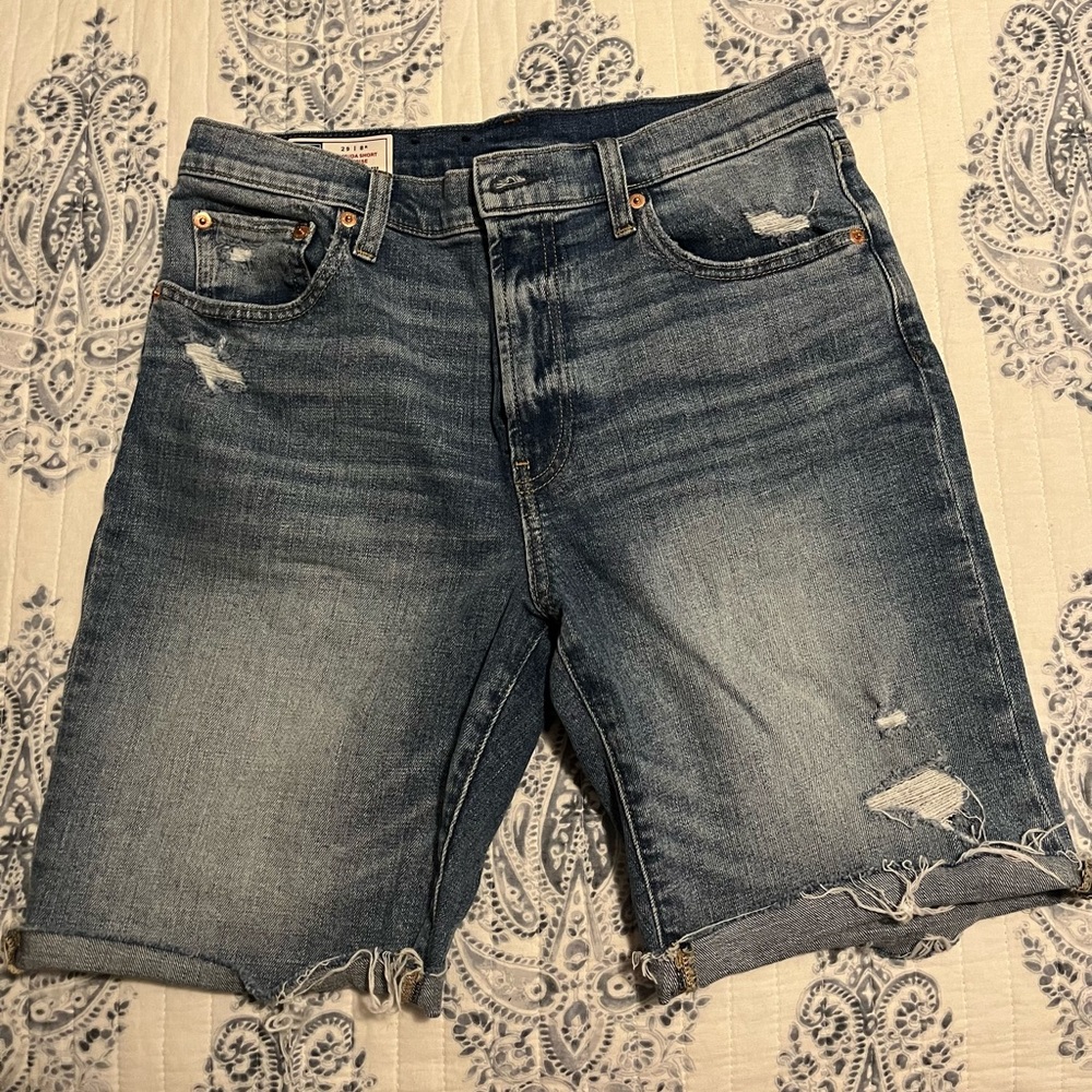 GAP size 29 (8) High Rise Bermuda Short